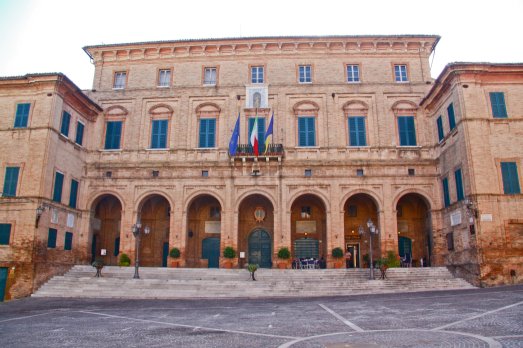 Avviso di chiusura al pubblico degli uffici comunali per i giorni di martedì pomeriggio 5, 12 e 19 agosto 2025